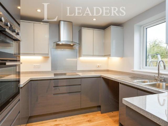 3 bedroom terraced house to rent