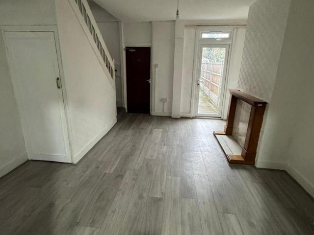 3 bedroom terraced house to rent