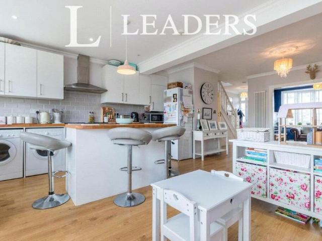3 bedroom terraced house to rent