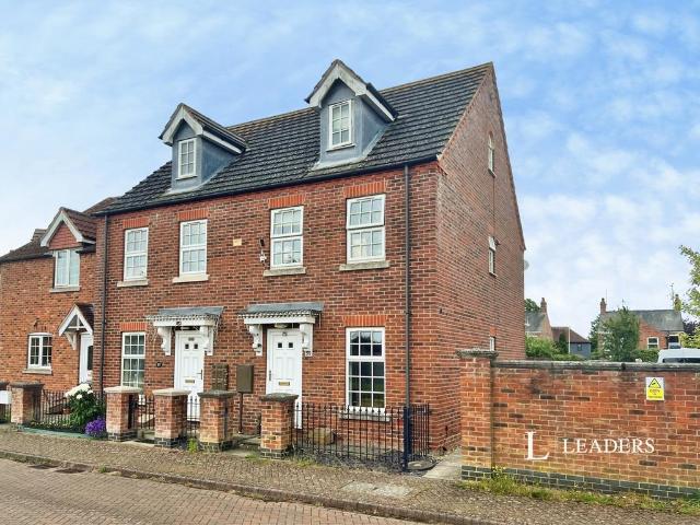3 bedroom terraced house to rent