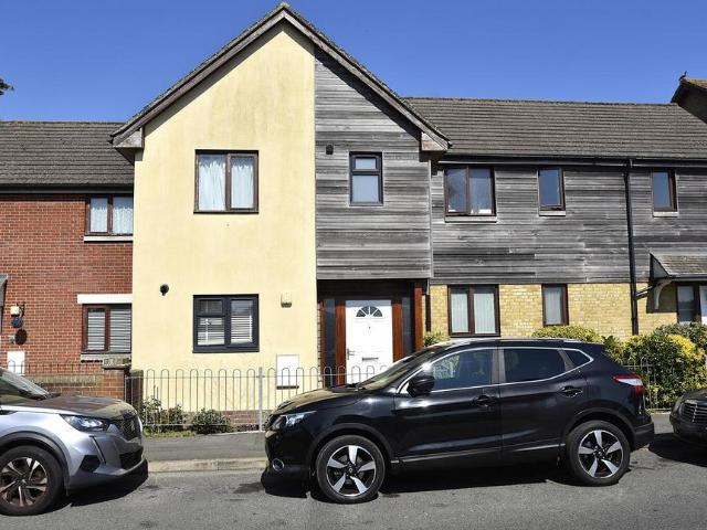 3 bedroom terraced house to rent