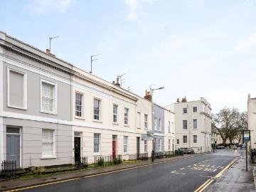 Cheltenham, Gloucestershire county, Southdowns