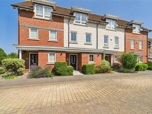 3 bedroom terraced house to rent