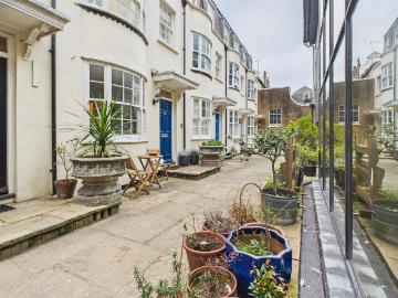 3 bedroom terraced house to rent