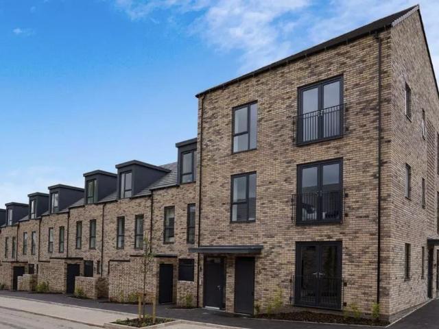 3 bedroom terraced house to rent