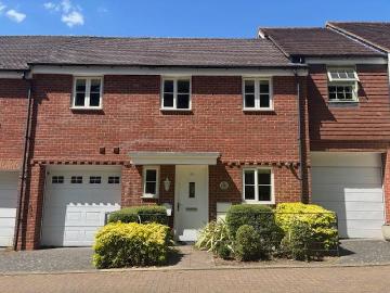 3 bedroom terraced house to rent
