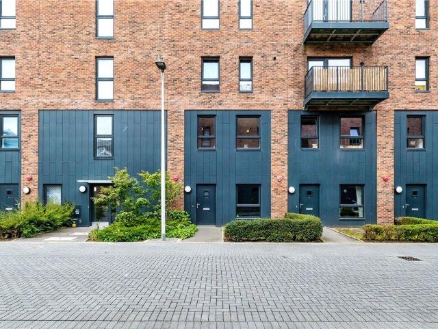 3 bedroom terraced house to rent