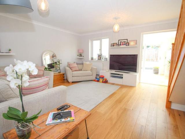 3 bedroom terraced house to rent