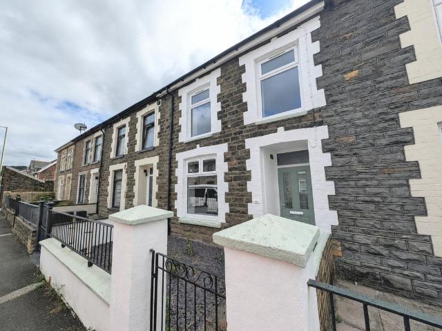3 bedroom terraced house to rent