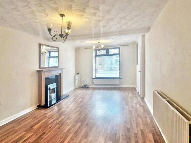 3 bedroom terraced house to rent