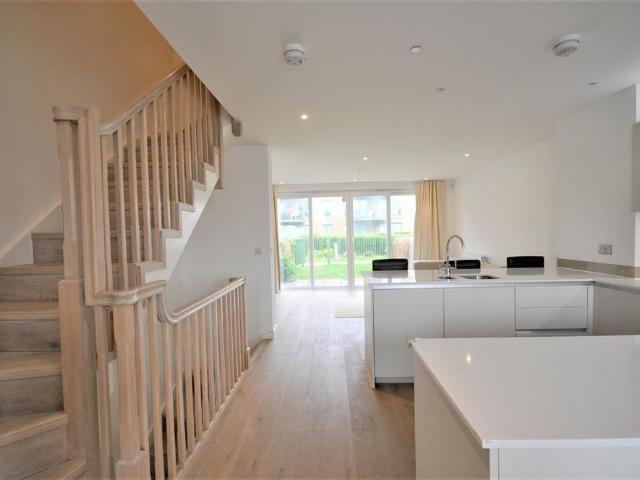 3 bedroom terraced house to rent