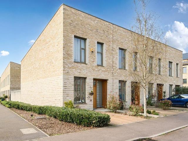 3 bedroom terraced house to rent