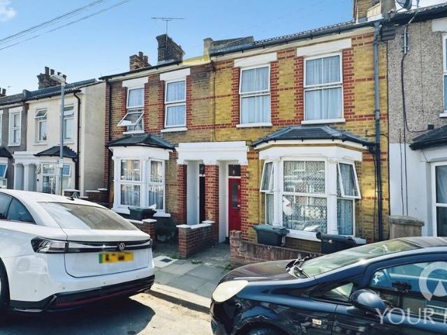 3 bedroom terraced house to rent