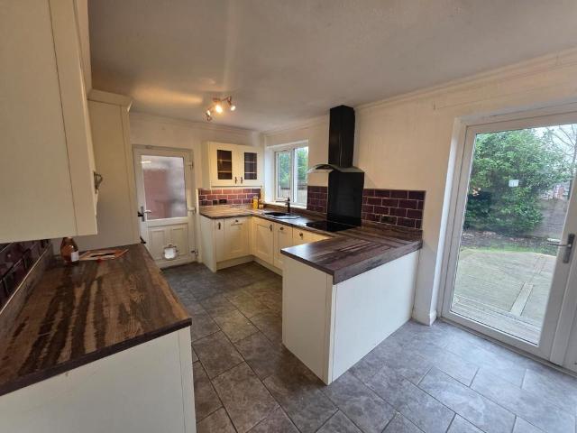 3 bedroom terraced house to rent