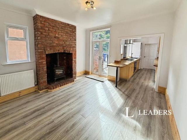3 bedroom terraced house to rent