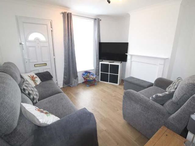 3 bedroom terraced house to rent