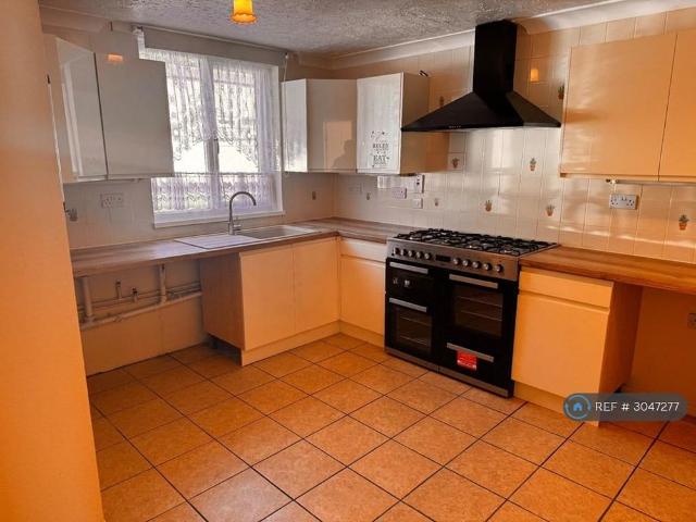 3 bedroom terraced house to rent