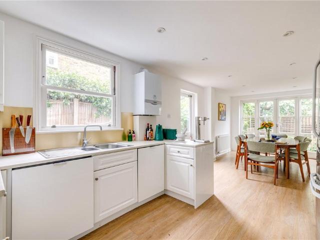 3 bedroom terraced house to rent