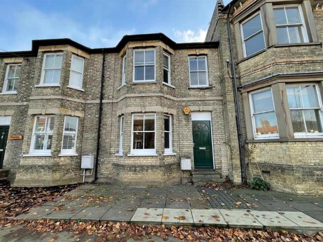 3 bedroom terraced house to rent