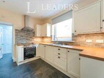 3 bedroom terraced house to rent