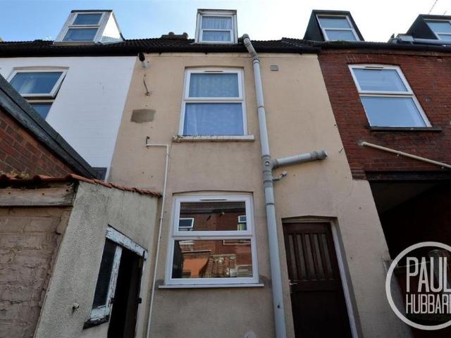 3 bedroom terraced house to rent