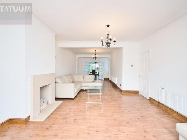 3 bedroom terraced house to rent