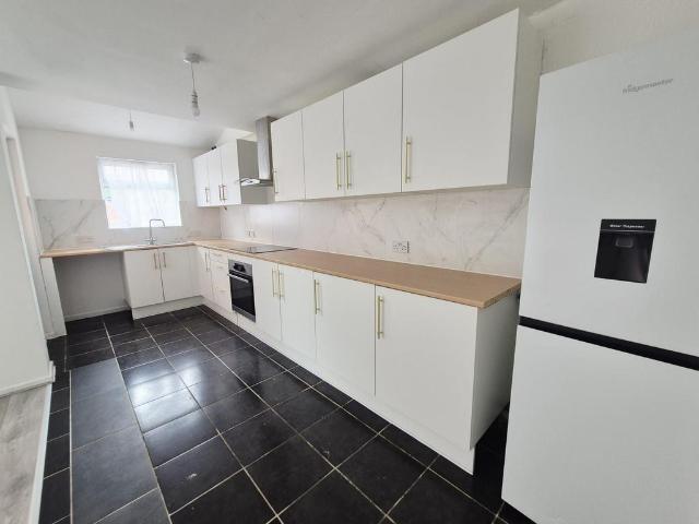 3 bedroom terraced house to rent