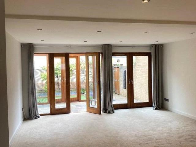 3 bedroom terraced house to rent