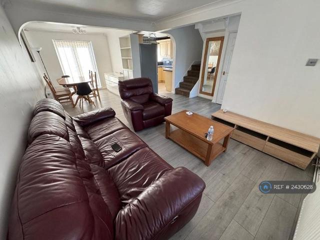 3 bedroom terraced house to rent