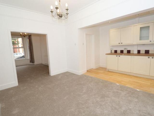 3 bedroom terraced house to rent