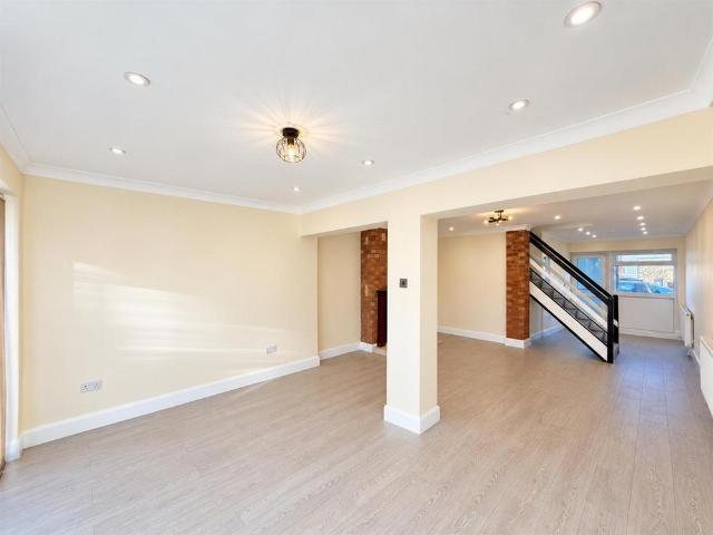 3 bedroom terraced house to rent