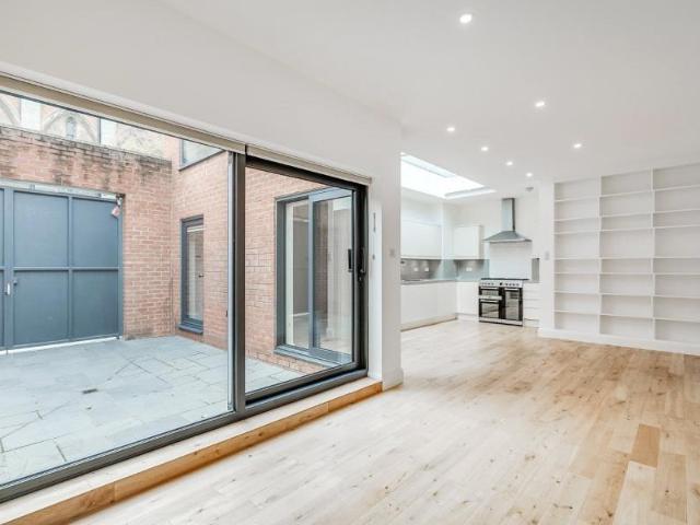 3 bedroom terraced house to rent