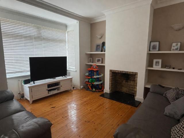 3 bedroom terraced house to rent