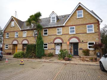 3 bedroom terraced house to rent