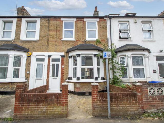 3 bedroom terraced house to rent