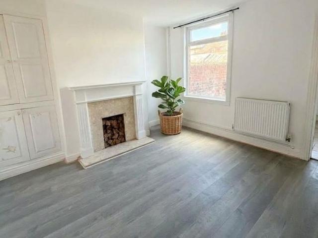 3 bedroom terraced house to rent