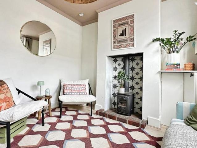 3 bedroom terraced house to rent