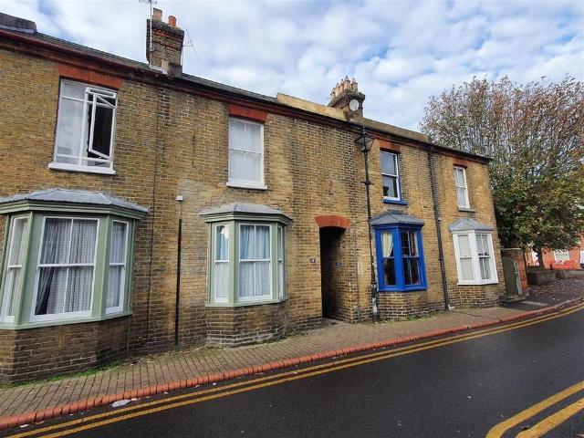 3 bedroom terraced house to rent
