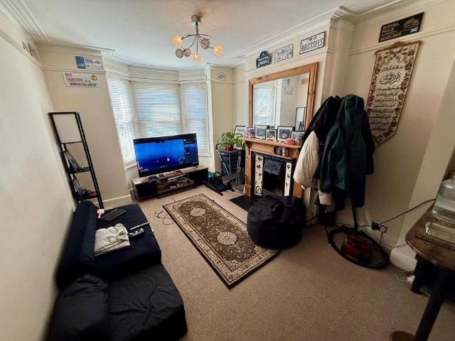 3 bedroom terraced house to rent