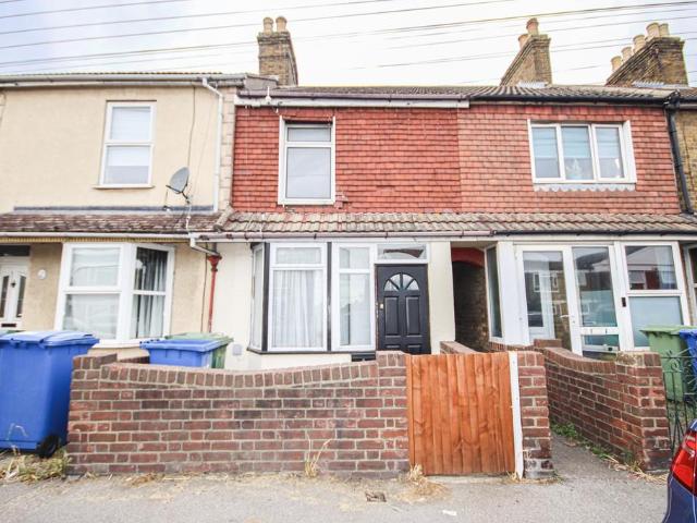 3 bedroom terraced house to rent