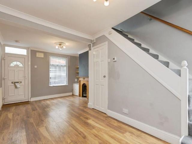 3 bedroom terraced house to rent