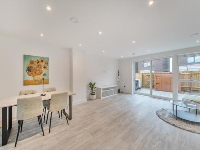 3 bedroom terraced house to rent
