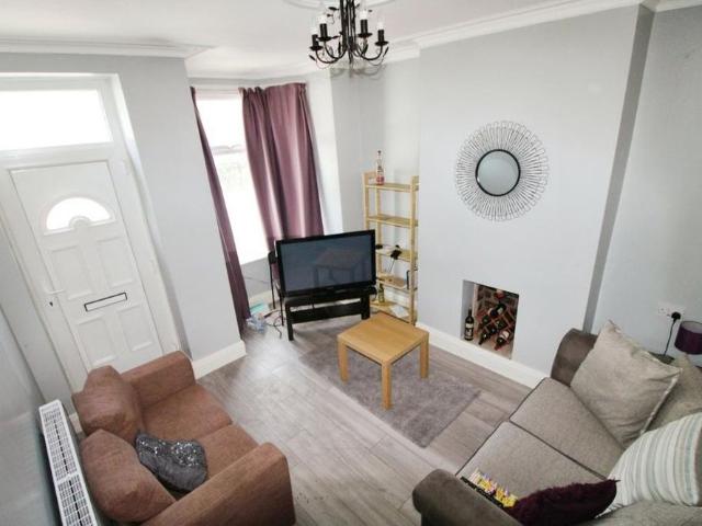 3 bedroom terraced house to rent