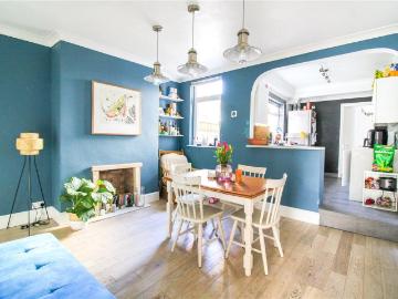 3 bedroom terraced house to rent