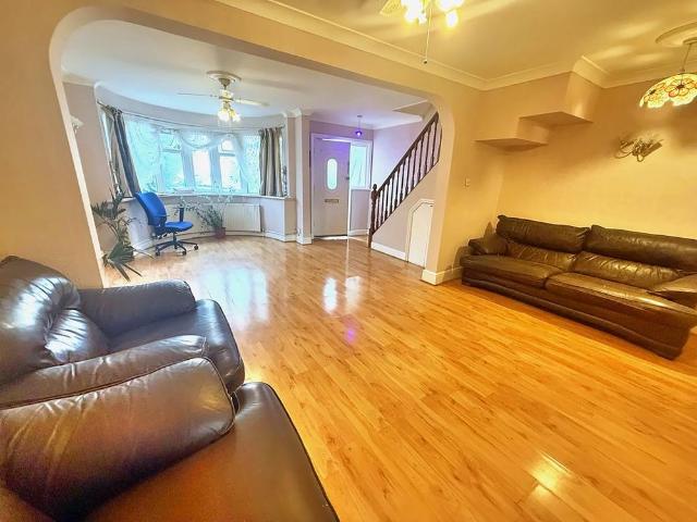 3 bedroom terraced house to rent