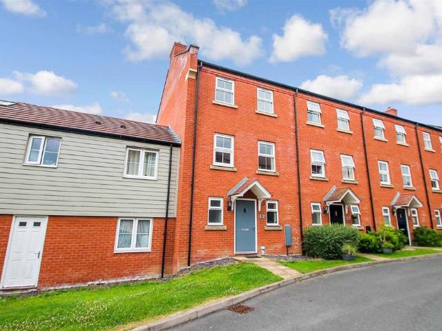 3 bedroom terraced house to rent