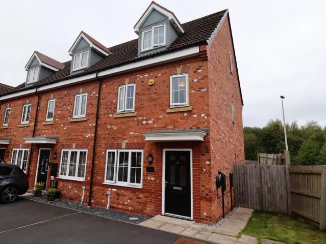3 bedroom terraced house to rent