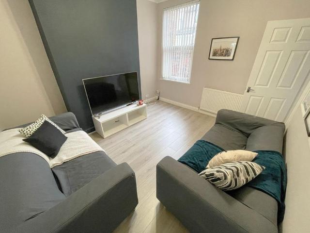 3 bedroom terraced house to rent