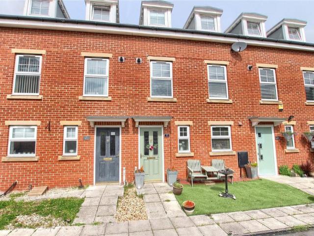 3 bedroom terraced house to rent