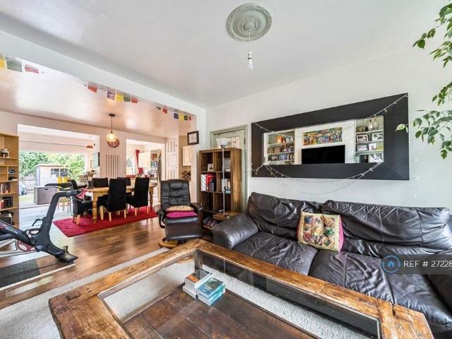 3 bedroom terraced house to rent